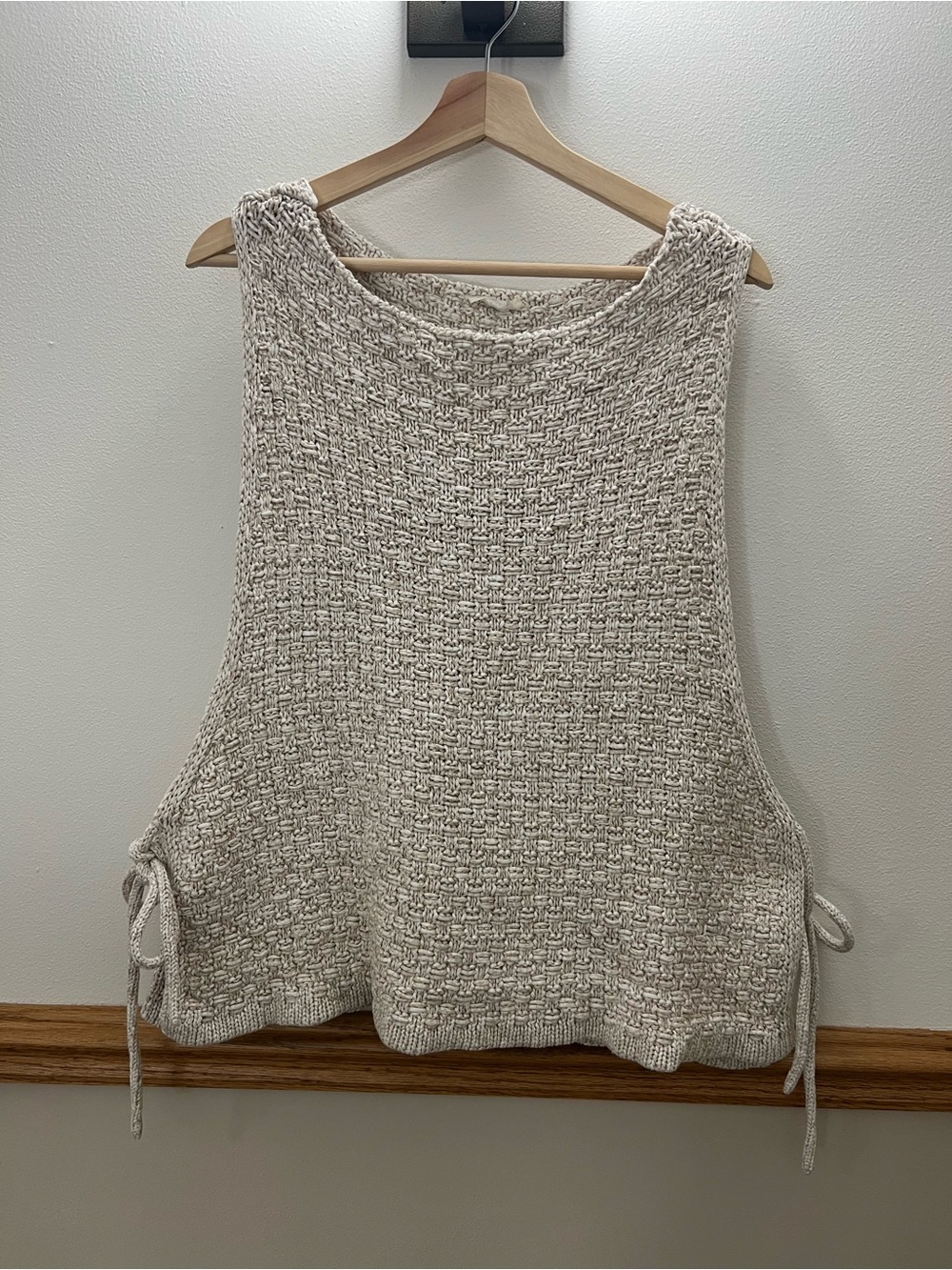 EUC Eileen Fisher Basket Weave Knit Beige Open Sides Top size small medium